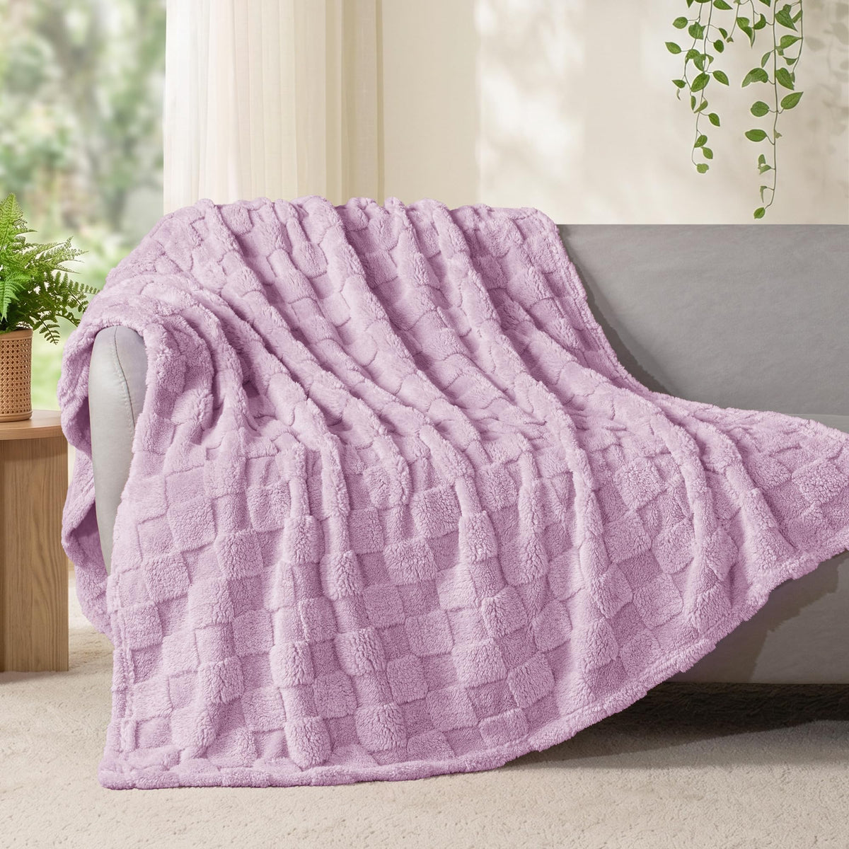 Exclusivo Mezcla 3D Checkered Fleece Throw Blanket for Couch, Ivory