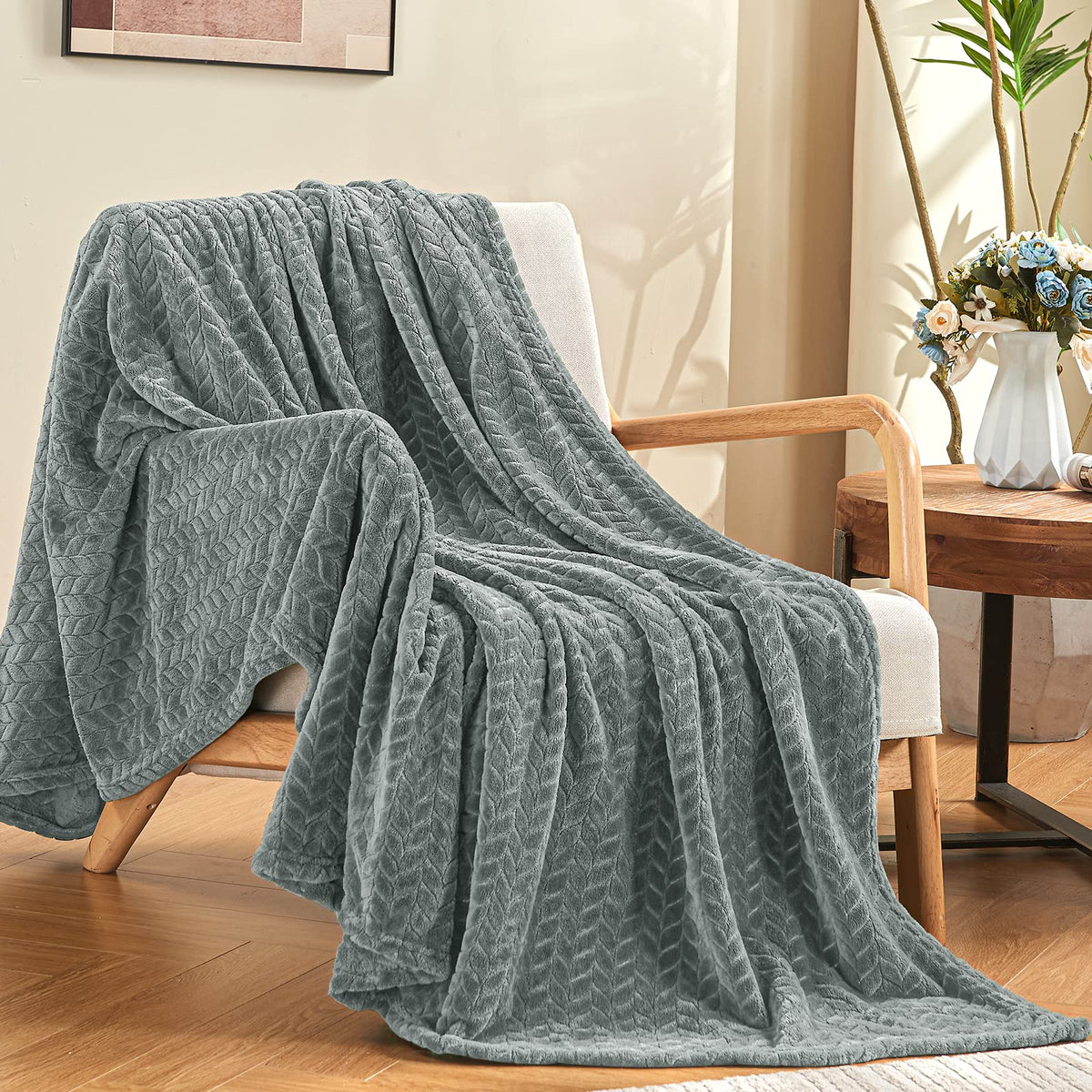 Inhand Fleece Throw Blanket, Super Soft Flannel Cozy for Adults, Washable Lightweight for Couch, Sofa, Bed, Office, Warm Plush for All Season, Green, 50"×60"