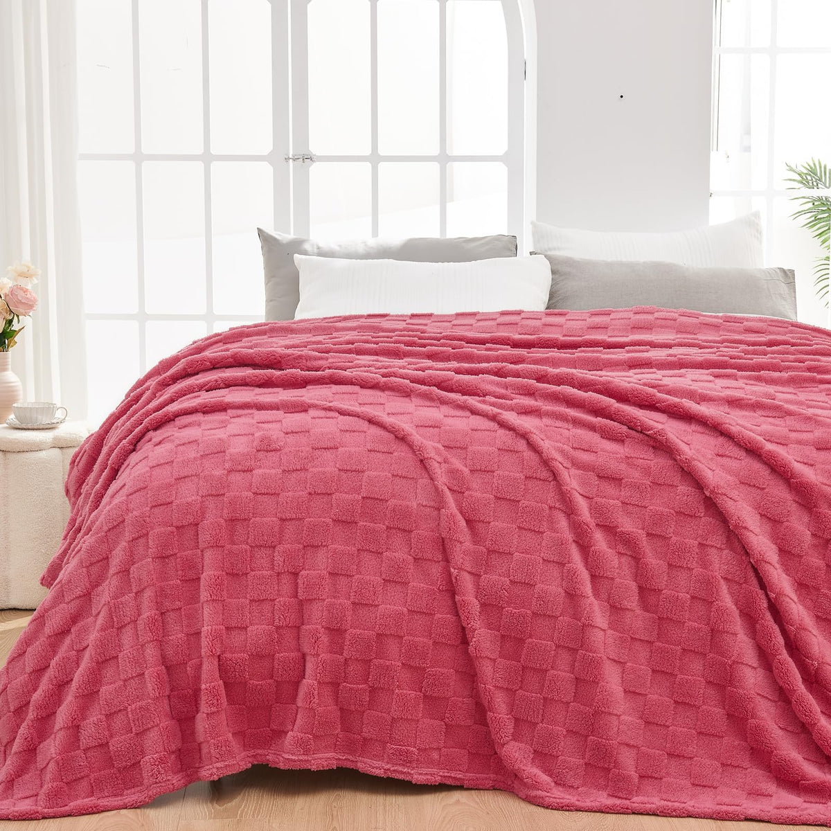 NEWCOSPLAY 3D Checkered Flannel Throw Blanket, Ivory Checkered, 50"x70"