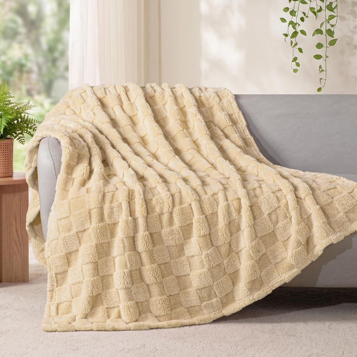 Exclusivo Mezcla 3D Checkered Fleece Throw Blanket for Couch, Ivory