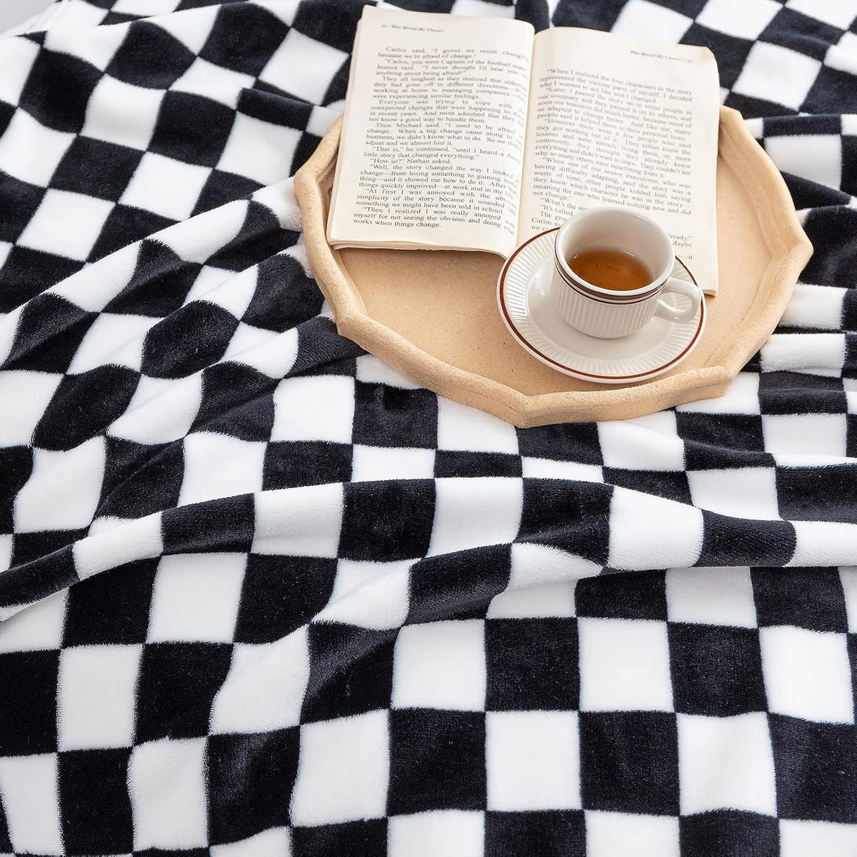 LOMAO Throw Blankets Flannel Blanket with Checkerboard Grid Pattern Soft Throw Blanket for Couch, Bed, Sofa Luxurious Warm and Cozy for All Seasons (Black, 50"x60")