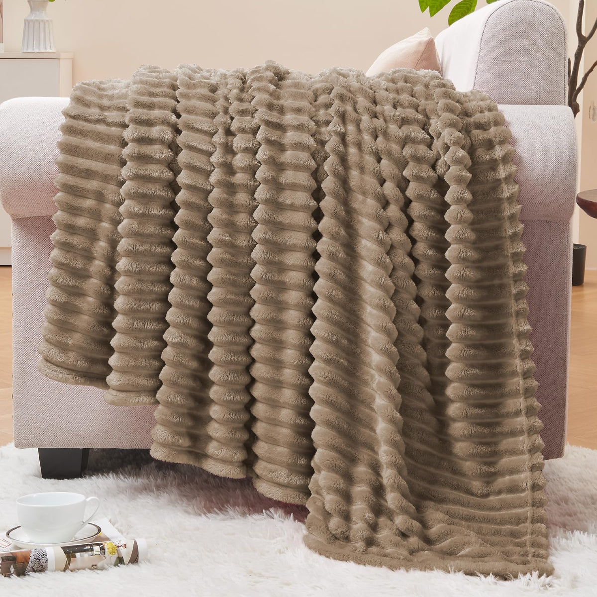 BEDELITE 3D Ribbed Jacquard Pink Fleece Throw Blanket for Couch, 50x60 Inch