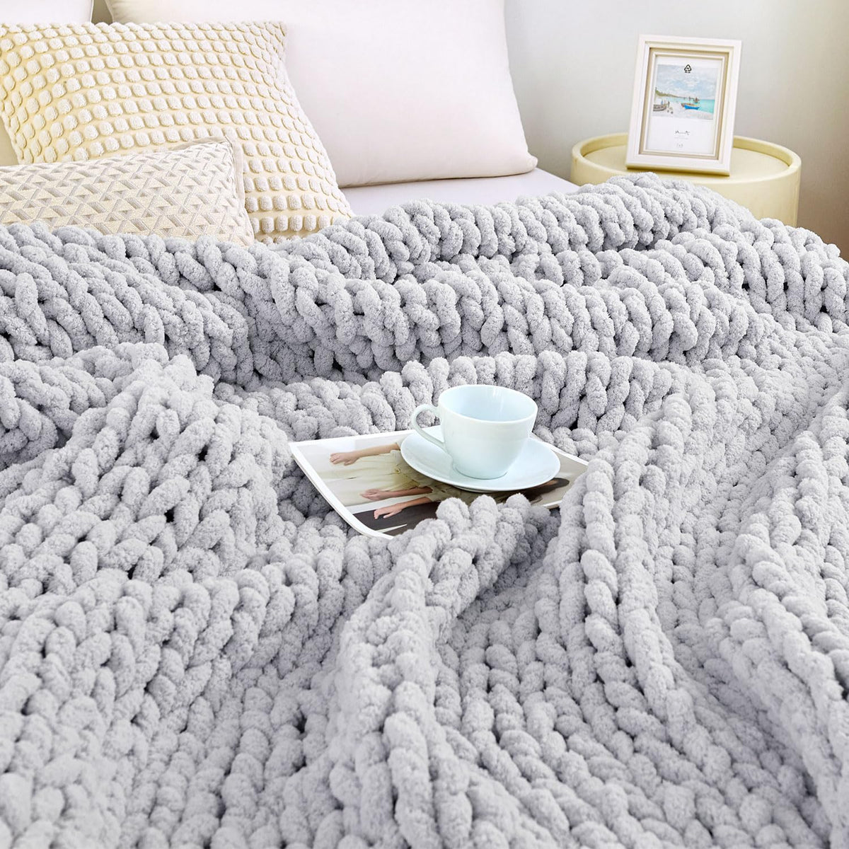 Chunky Knit Blanket Throw for Couch, 51"x63" Chunky Yarn Knitted Blankets