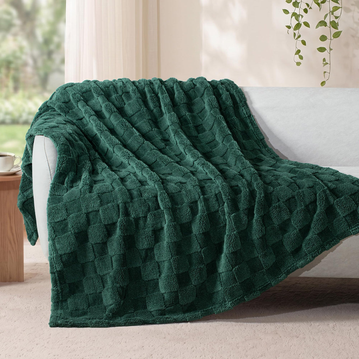 Exclusivo Mezcla 3D Checkered Fleece Throw Blanket for Couch, Ivory