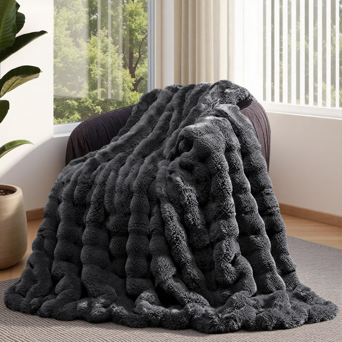 Lotus Karen Faux Fur Throw Blanket Cream White - Big Bubble Rabbit Fluff Blanket for Couch, Small Fluffy Fuzzy Cozy Blanket, Thick Furry Plush Shaggy Blankets, 50x60 Inches