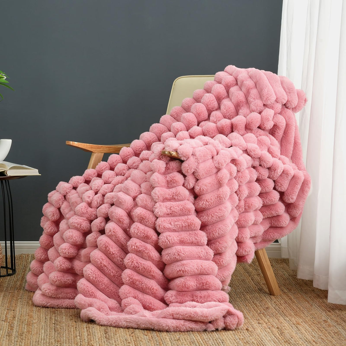 Cozy Bliss Faux Fur Throw Blanket for Couch, Cozy Warm Plush Striped Blanket for Sofa Bedroom Living Room, 50 * 60 Inches Black