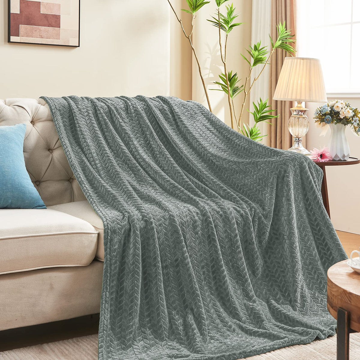 Inhand Fleece Throw Blanket, Super Soft Flannel Cozy for Adults, Washable Lightweight for Couch, Sofa, Bed, Office, Warm Plush for All Season, Green, 50"×60"