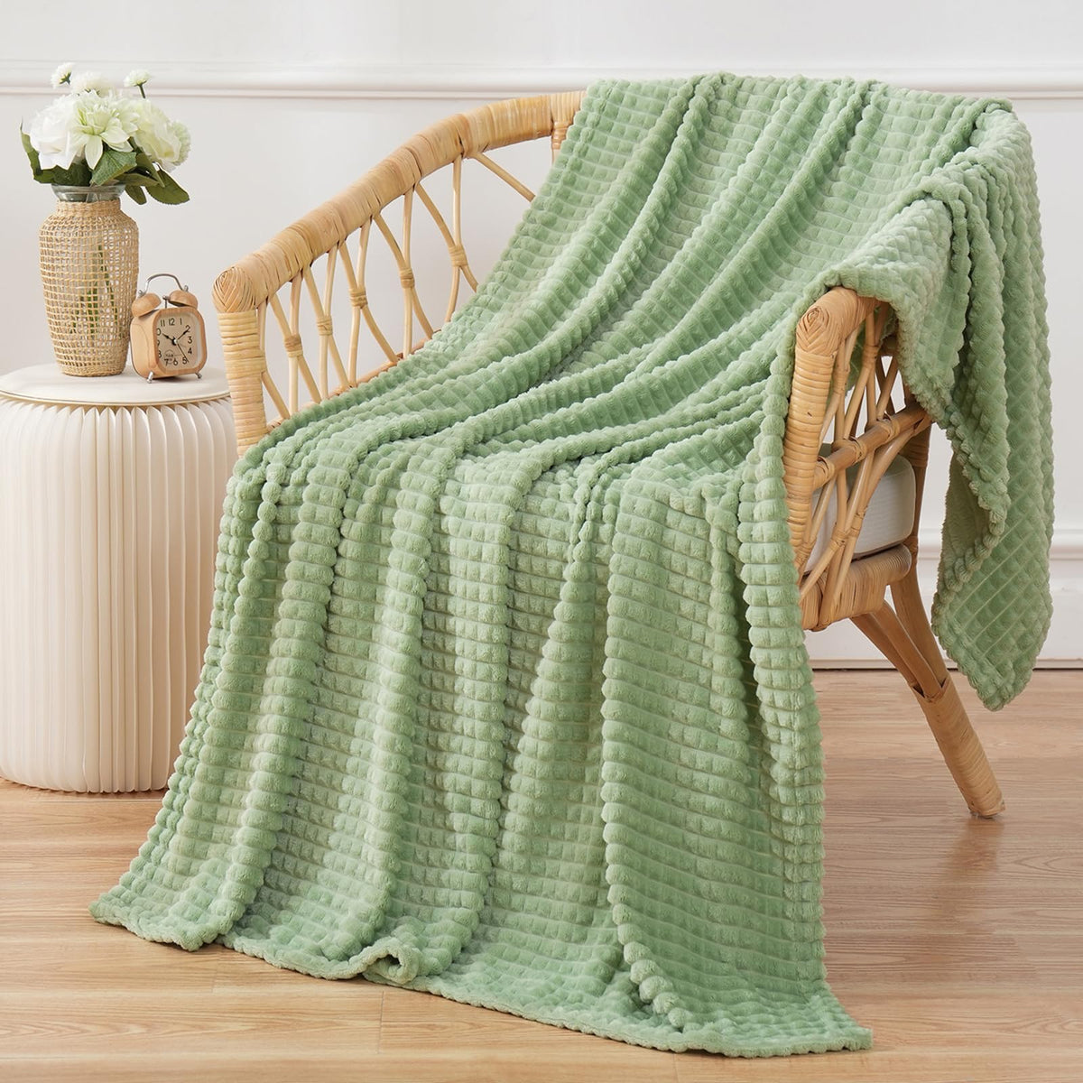 Puncuntex Fleece Throw Blanket Dark Green 50"×60" with Square Grid Design
