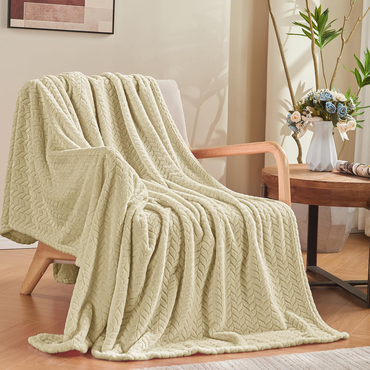 Inhand Fleece Throw Blanket, Super Soft Flannel Cozy for Adults, Washable Lightweight for Couch, Sofa, Bed, Office, Warm Plush for All Season, Green, 50"×60"