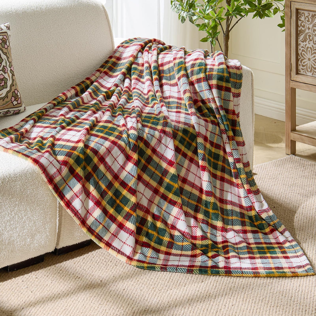 BEDELITE Buffalo Plaid Flannel Fleece Throw Blanket for Couch