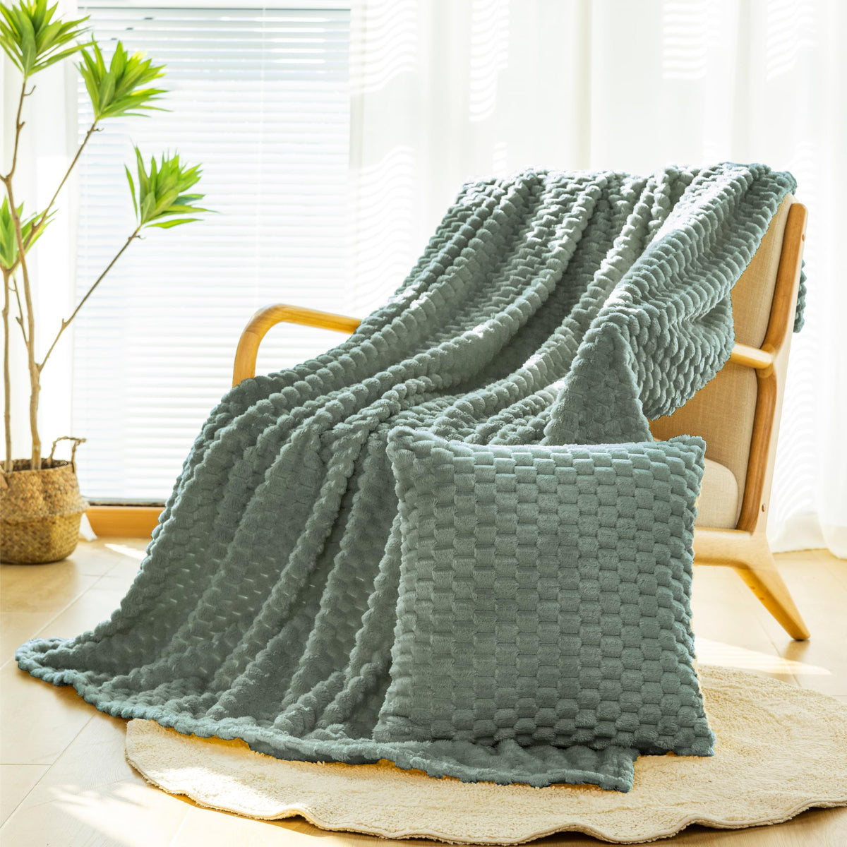 Bnuitland Light Yellow Flannel Throw Blanket (50X40 inches), 300 GSM Fleece Cozy Warm Soft Lightweight Bed Sofa Blanket for Babys and Pets, Suitable for All Seasons