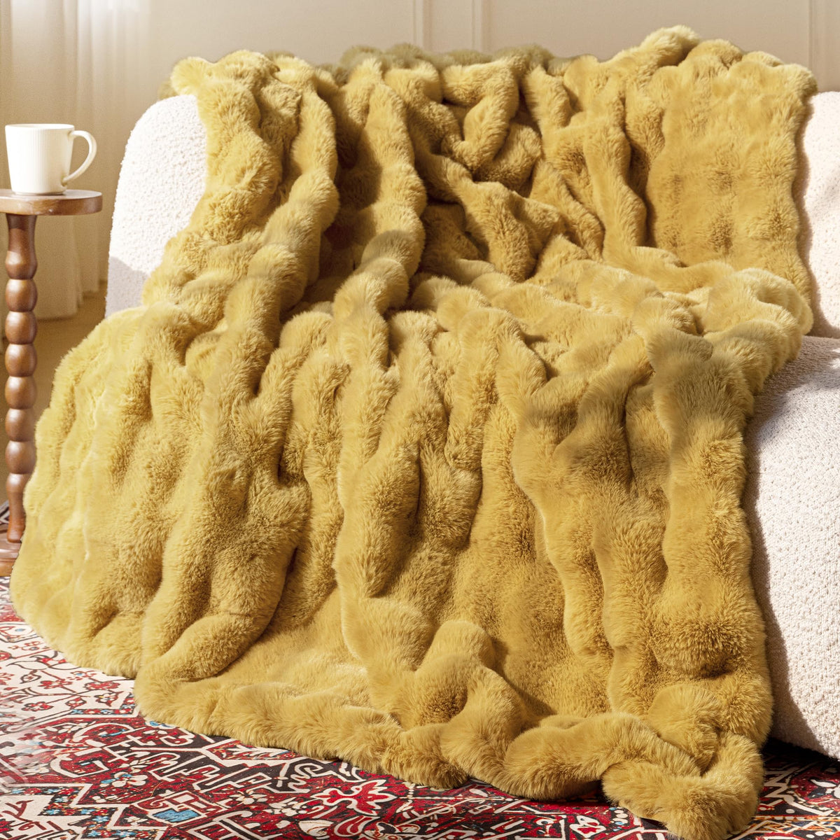 Ultra Soft Cozy Faux Fur Throw Blanket, Fuzzy Plush Thick Bubble Blanket, Luxury Fluffy Blanket for Couch, Sofa, Bedroom, and Living Room, 50x60 Inches, Cream White