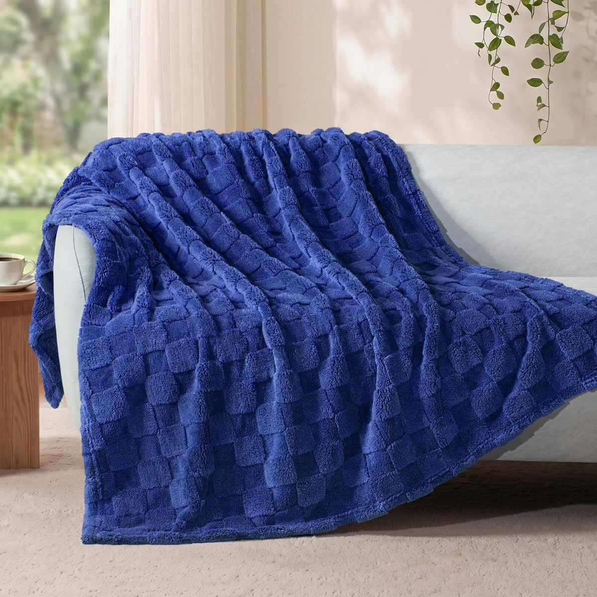 Exclusivo Mezcla 3D Checkered Fleece Throw Blanket for Couch, Ivory