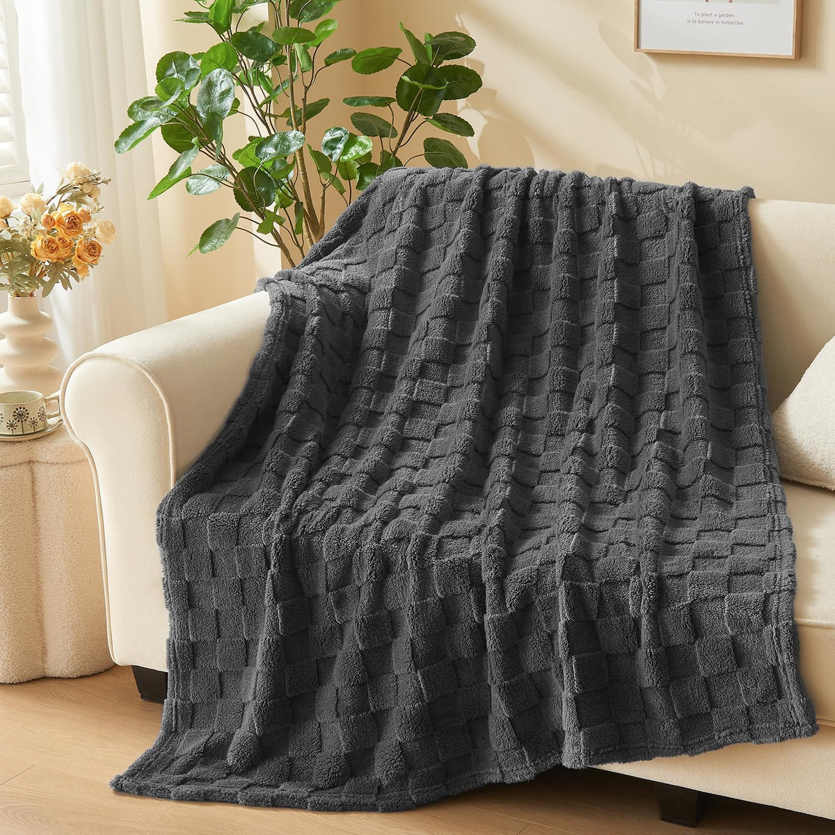 NEWCOSPLAY 3D Checkered Flannel Throw Blanket, Ivory Checkered, 50"x70"