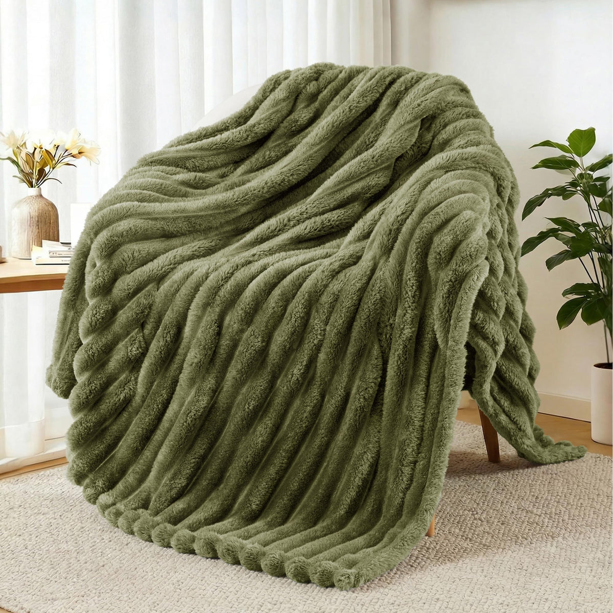Exclusivo Mezcla Striped Fleece Throw Blanket for Couch, Sofa, Bed, 50"x60"
