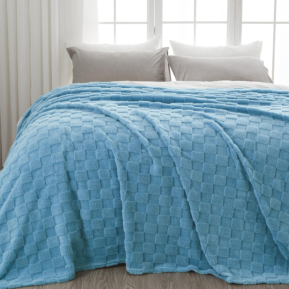 NEWCOSPLAY 3D Checkered Flannel Throw Blanket, Ivory Checkered, 50"x70"