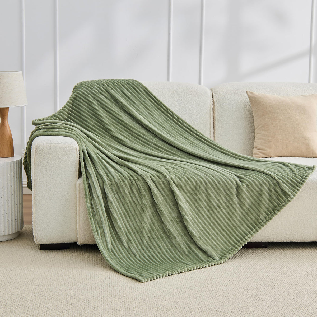 Bnuitland Burnt Orange Throw Blanket for Couch Bed, Soft Fleece Home Decor