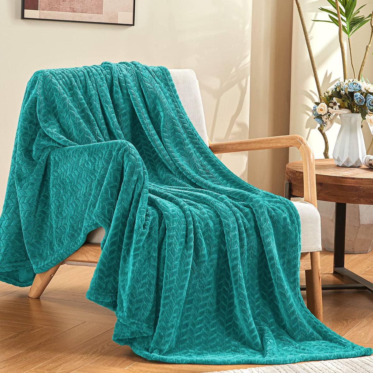 Inhand Fleece Throw Blanket, Super Soft Flannel Cozy for Adults, Washable Lightweight for Couch, Sofa, Bed, Office, Warm Plush for All Season, Green, 50"×60"