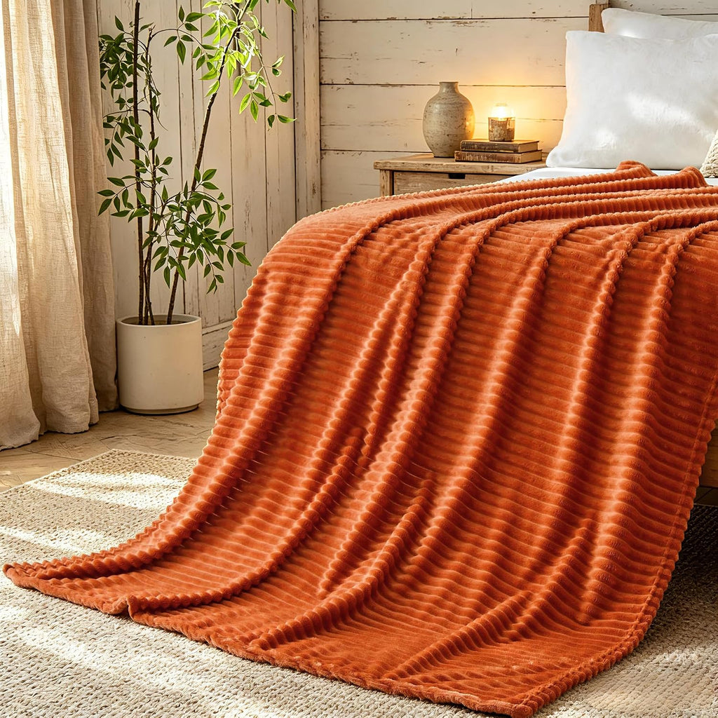 Bnuitland Burnt Orange Throw Blanket for Couch Bed, Soft Fleece Home Decor