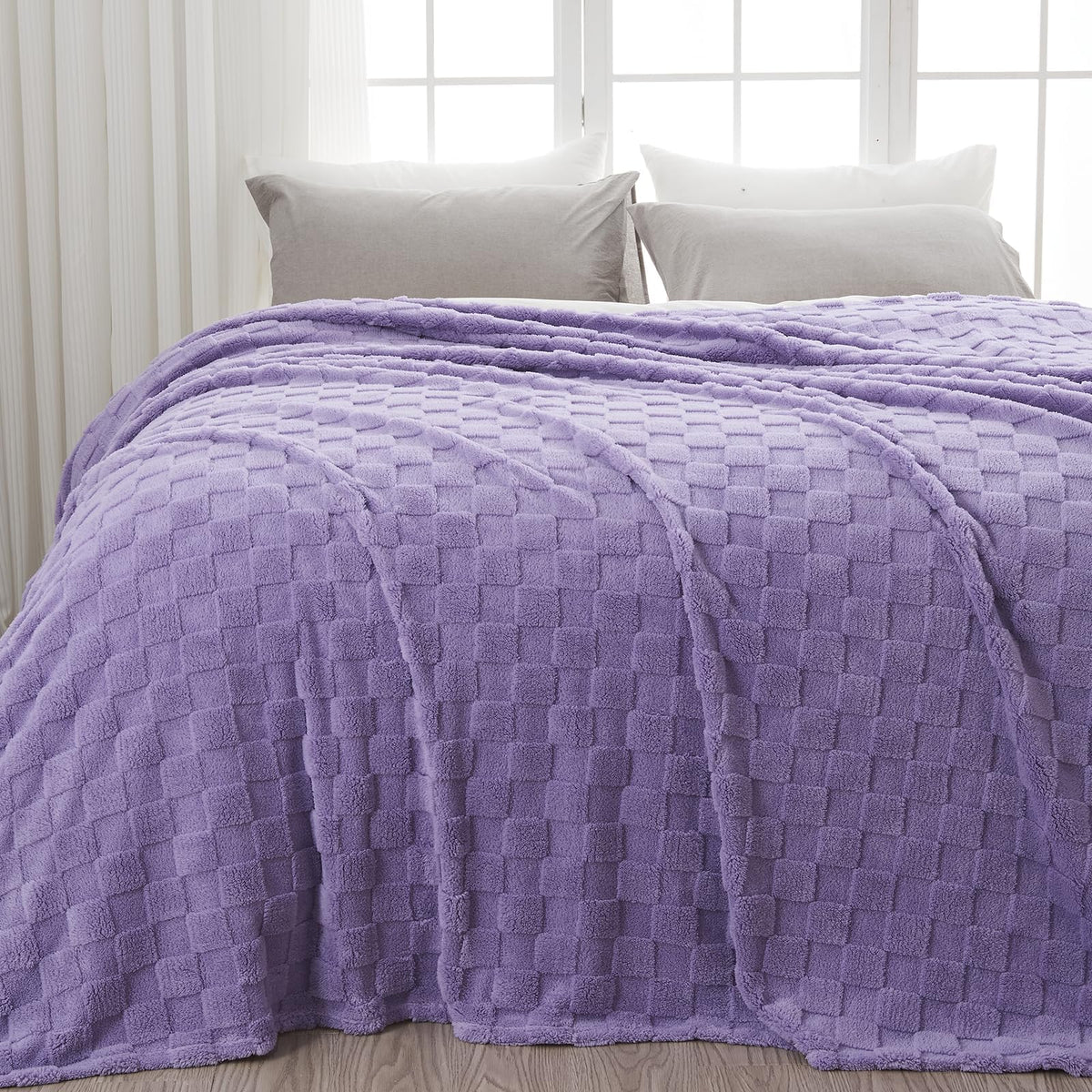 NEWCOSPLAY 3D Checkered Flannel Throw Blanket, Ivory Checkered, 50"x70"