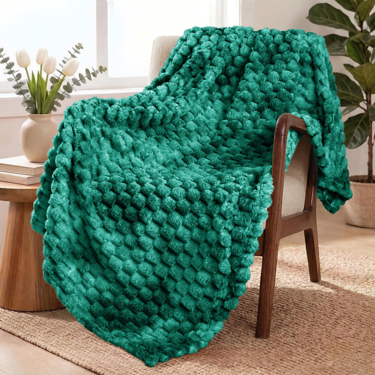 Exclusivo Mezcla Large 3D Fleece Throw Blanket for Couch, Ivory