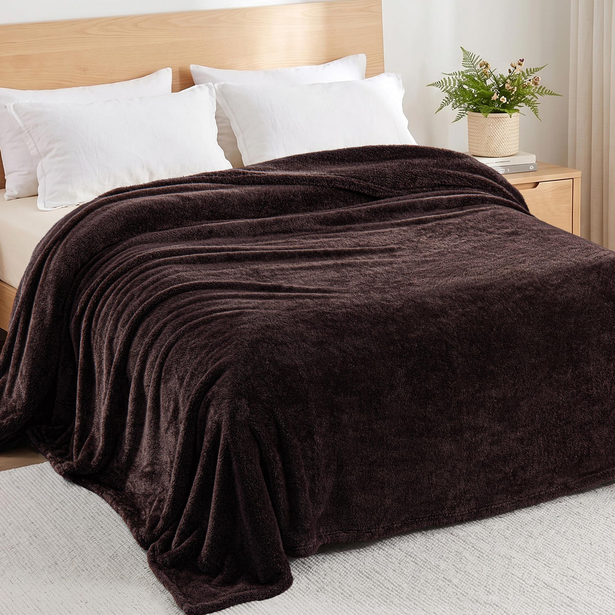 Exclusivo Mezcla Fuzzy Large Fleece Throw Blanket for Couch, Dusty Pink
