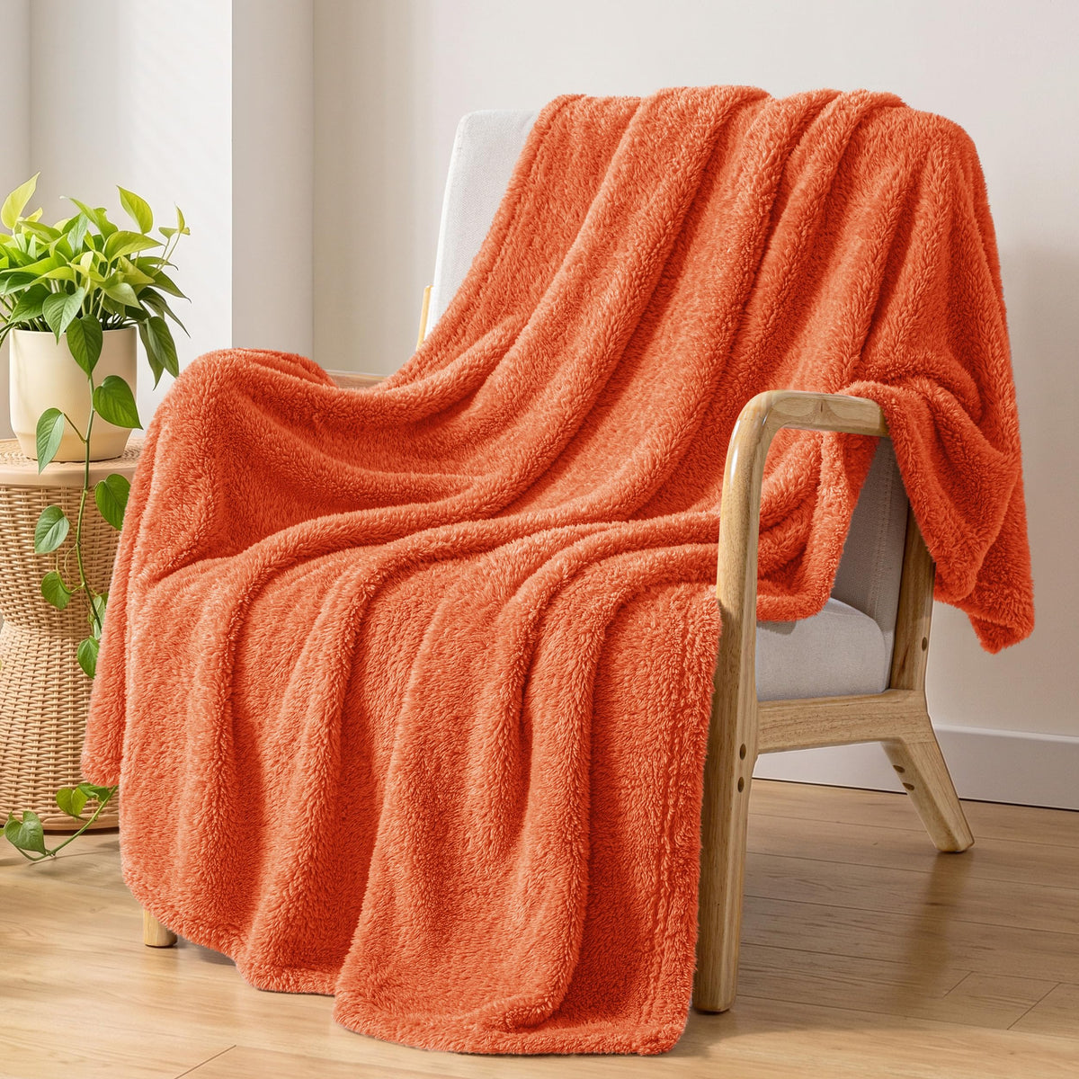 Exclusivo Mezcla Soft Plush Fleece Throw Blanket for Couch Camel
