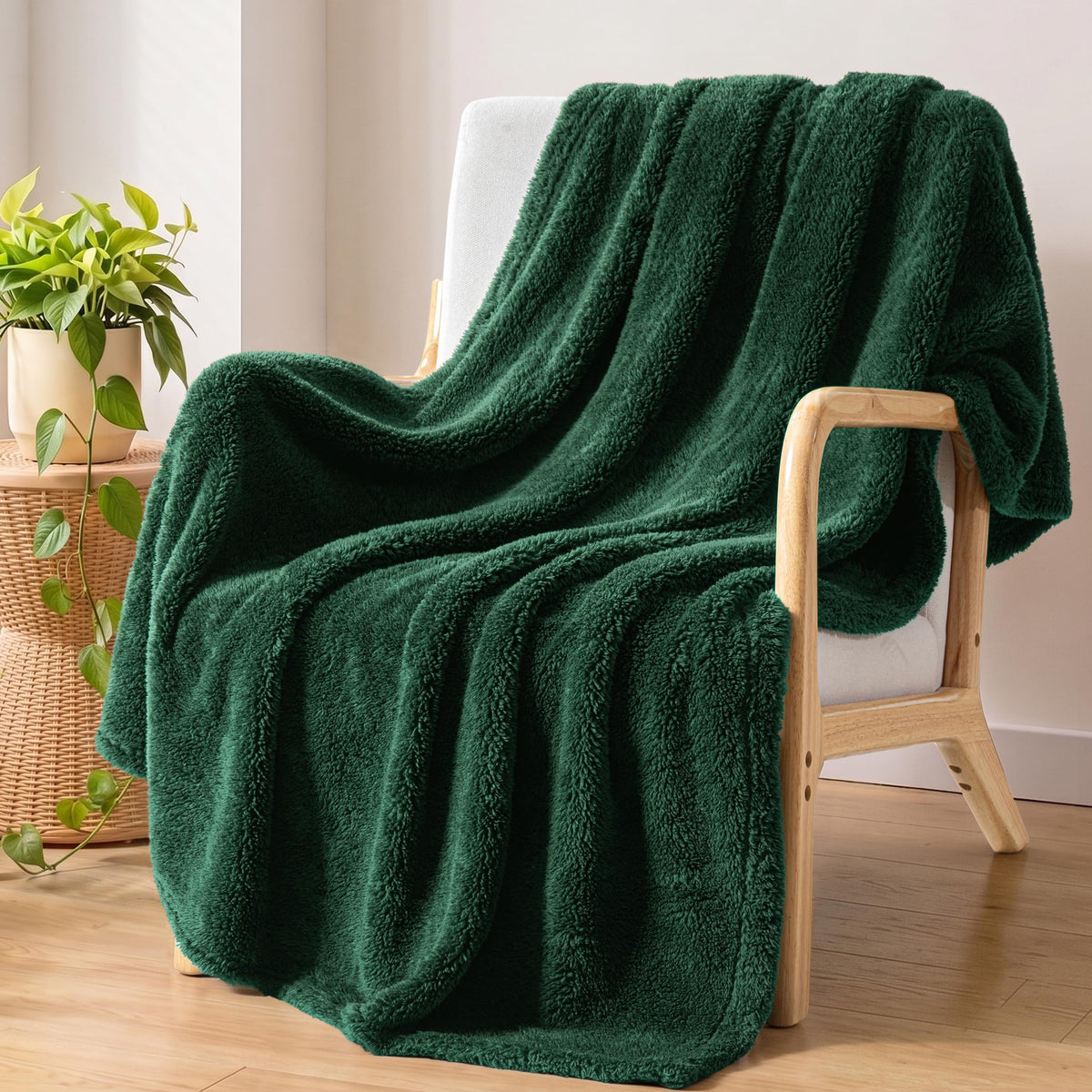 Exclusivo Mezcla Soft Plush Fleece Throw Blanket for Couch Camel