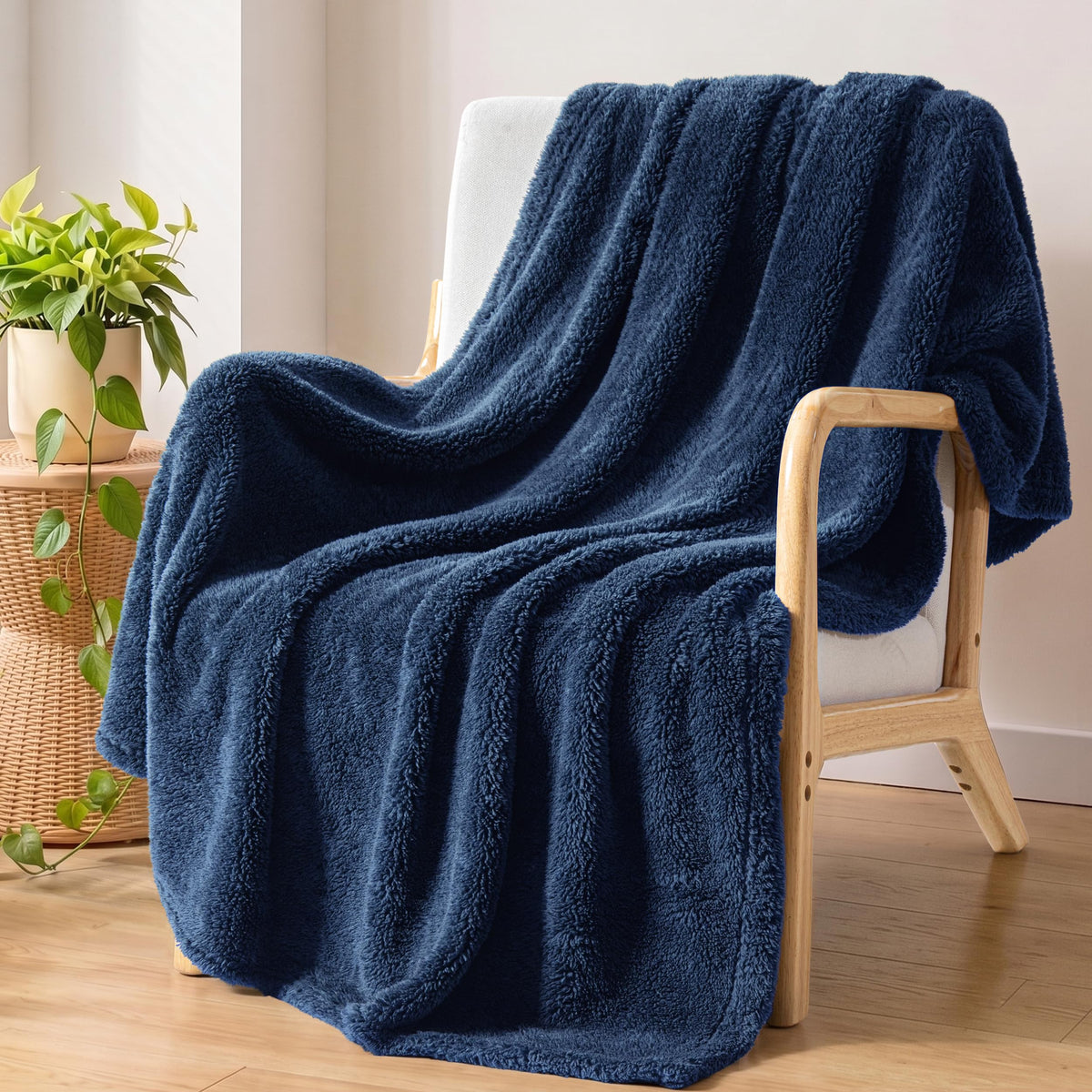 Exclusivo Mezcla Soft Plush Fleece Throw Blanket for Couch Camel