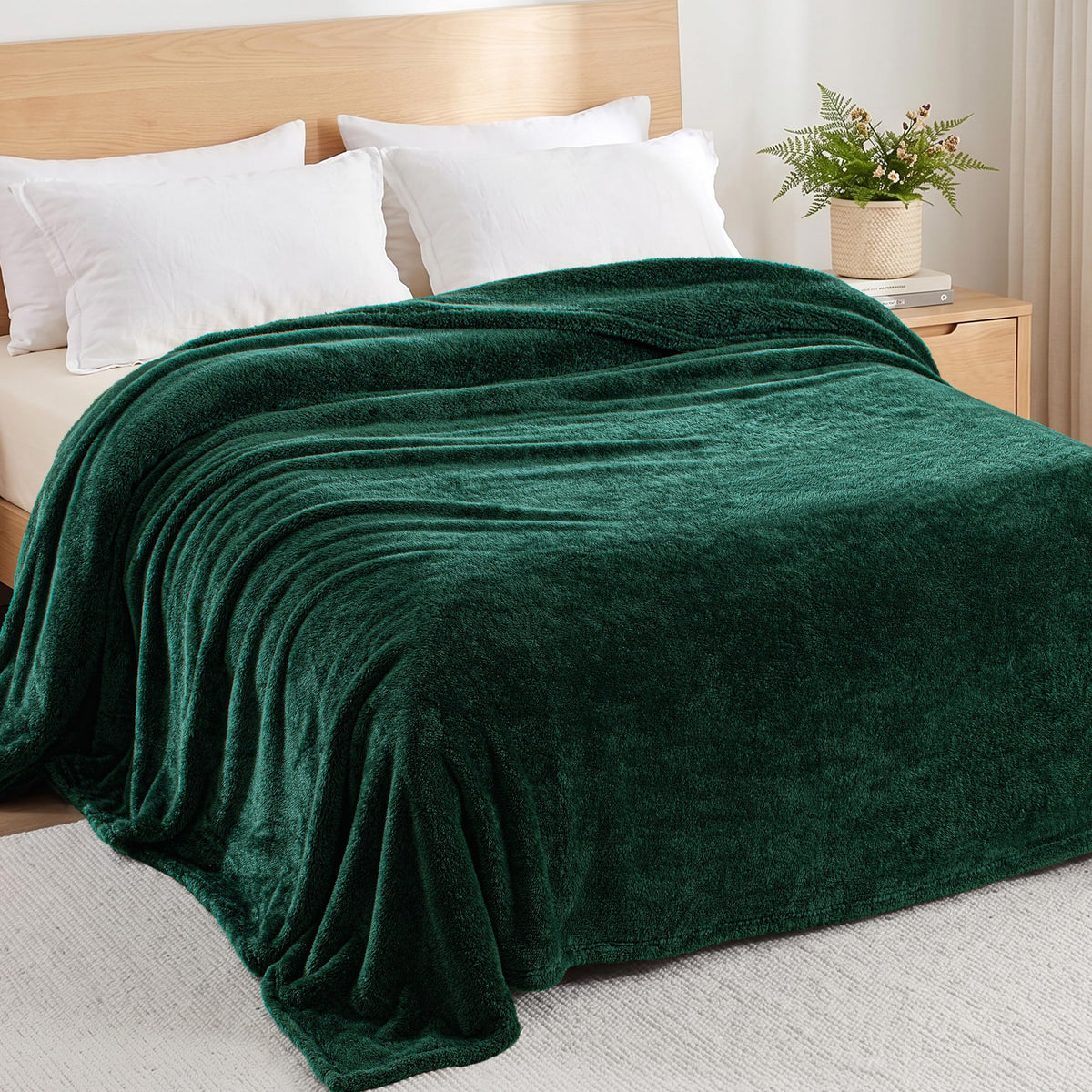 Exclusivo Mezcla Fuzzy Large Fleece Throw Blanket for Couch, Dusty Pink
