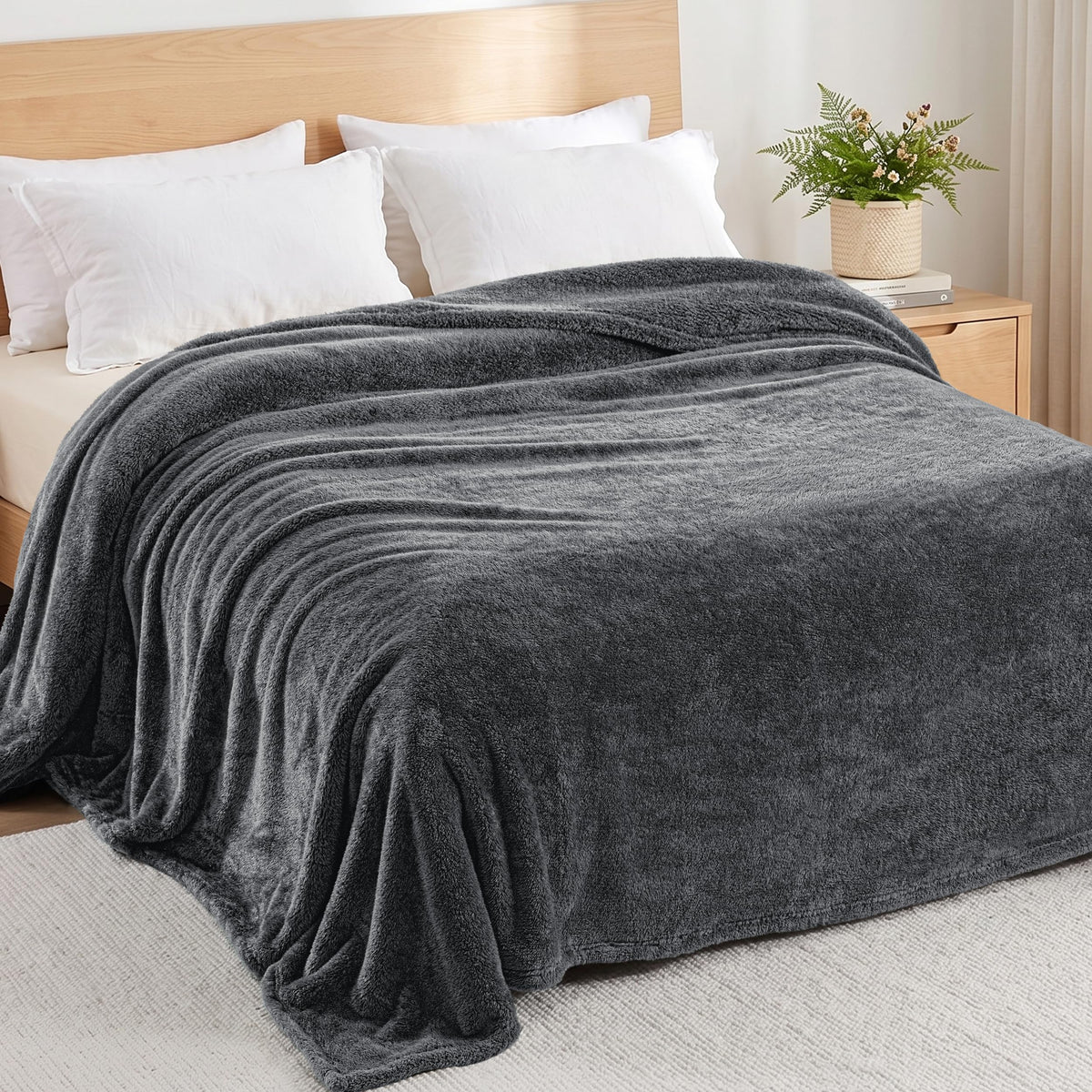 Exclusivo Mezcla Fuzzy Large Fleece Throw Blanket for Couch, Dusty Pink